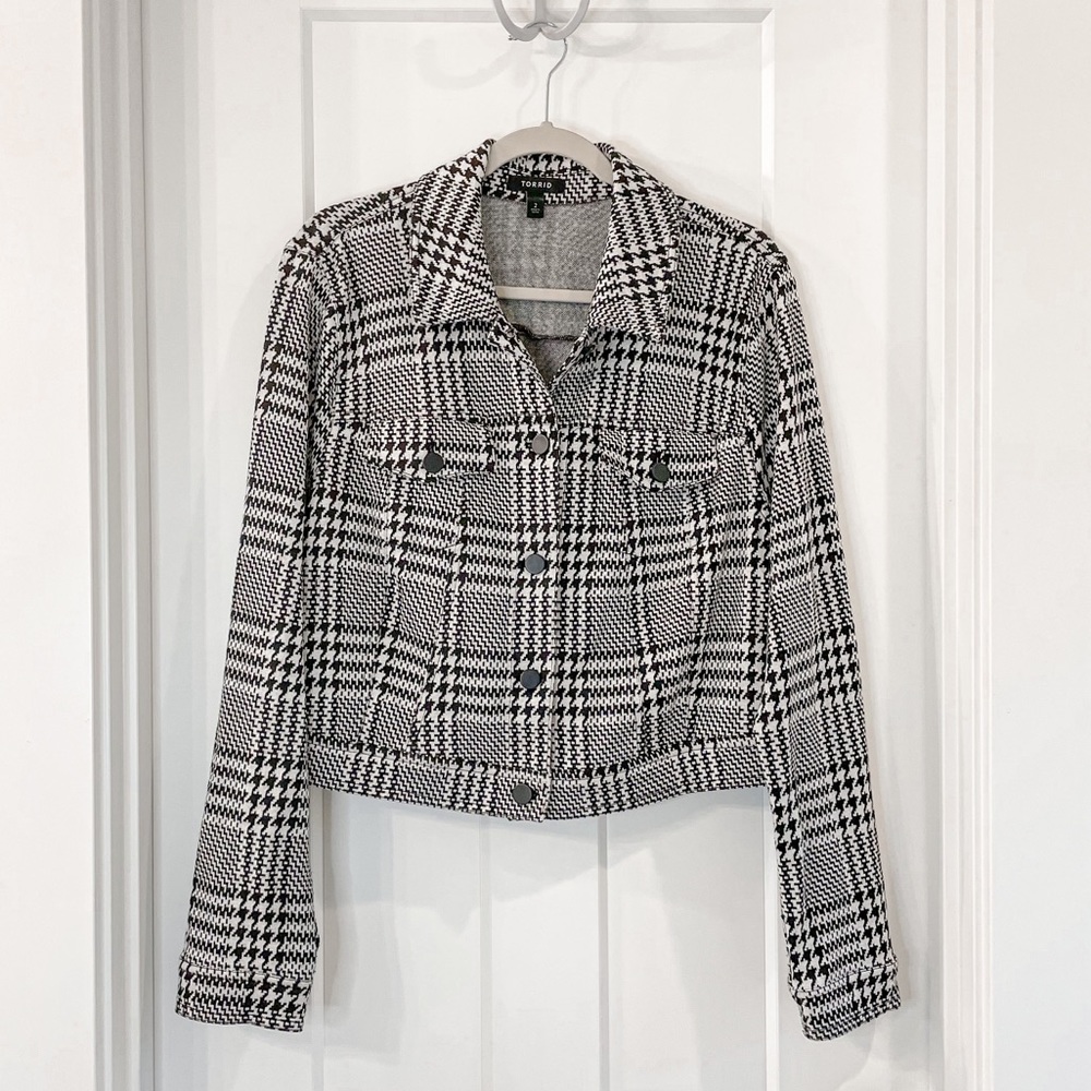 Torrid Black Plaid Button Down Collared Jacket Si… - image 1